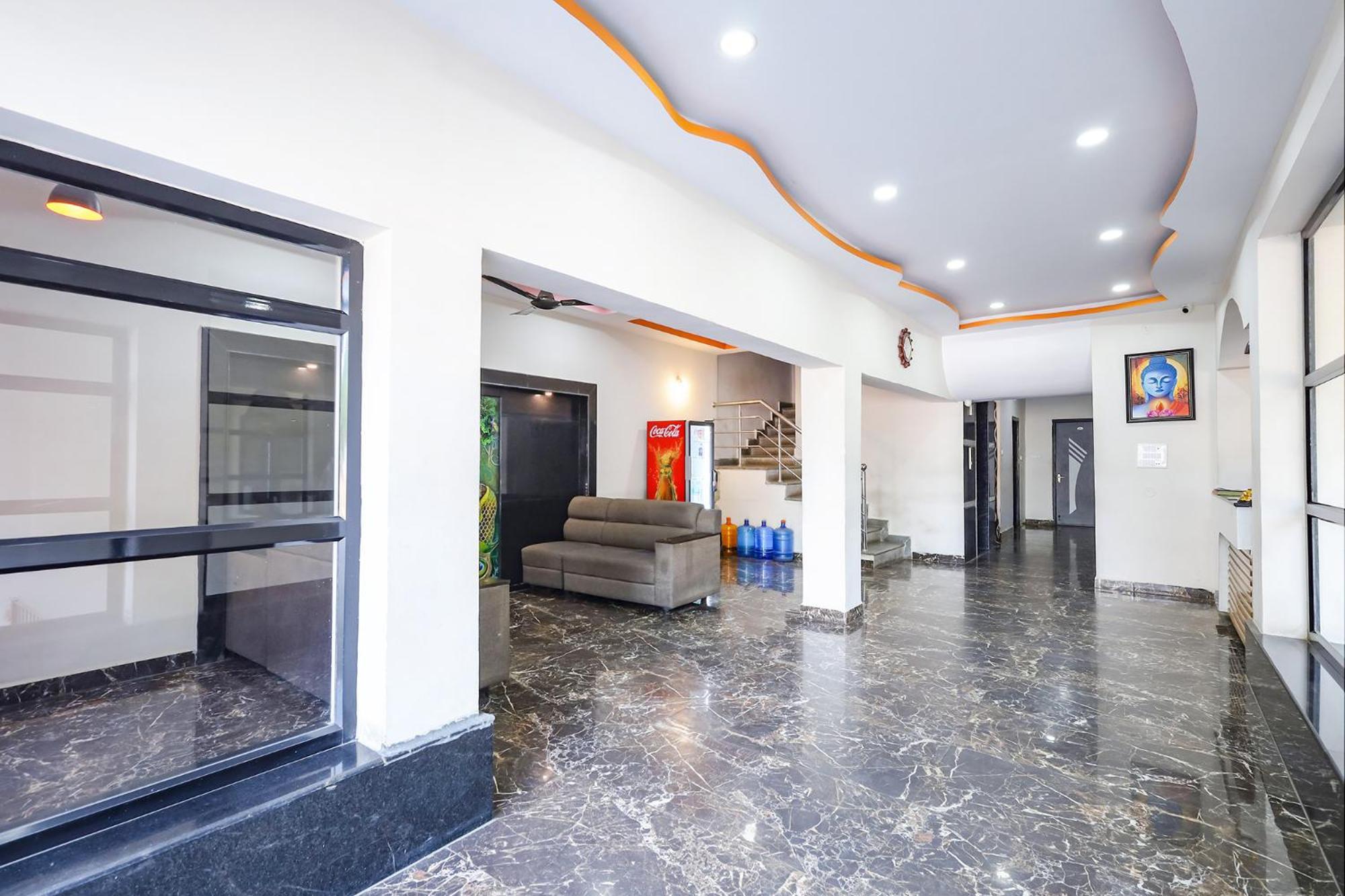 Capital O Lakshmi Residency Tirupati Exterior foto