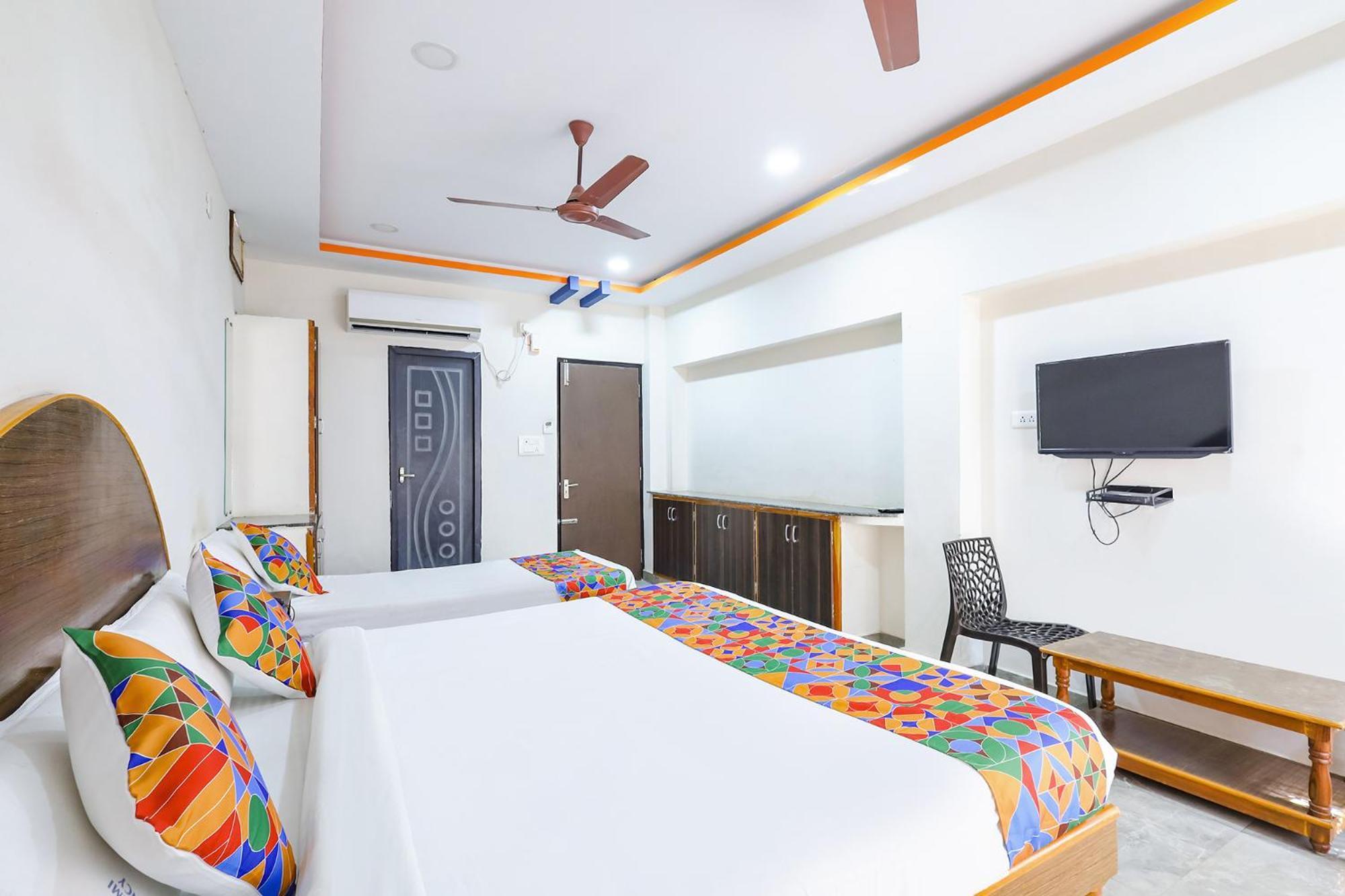 Capital O Lakshmi Residency Tirupati Exterior foto