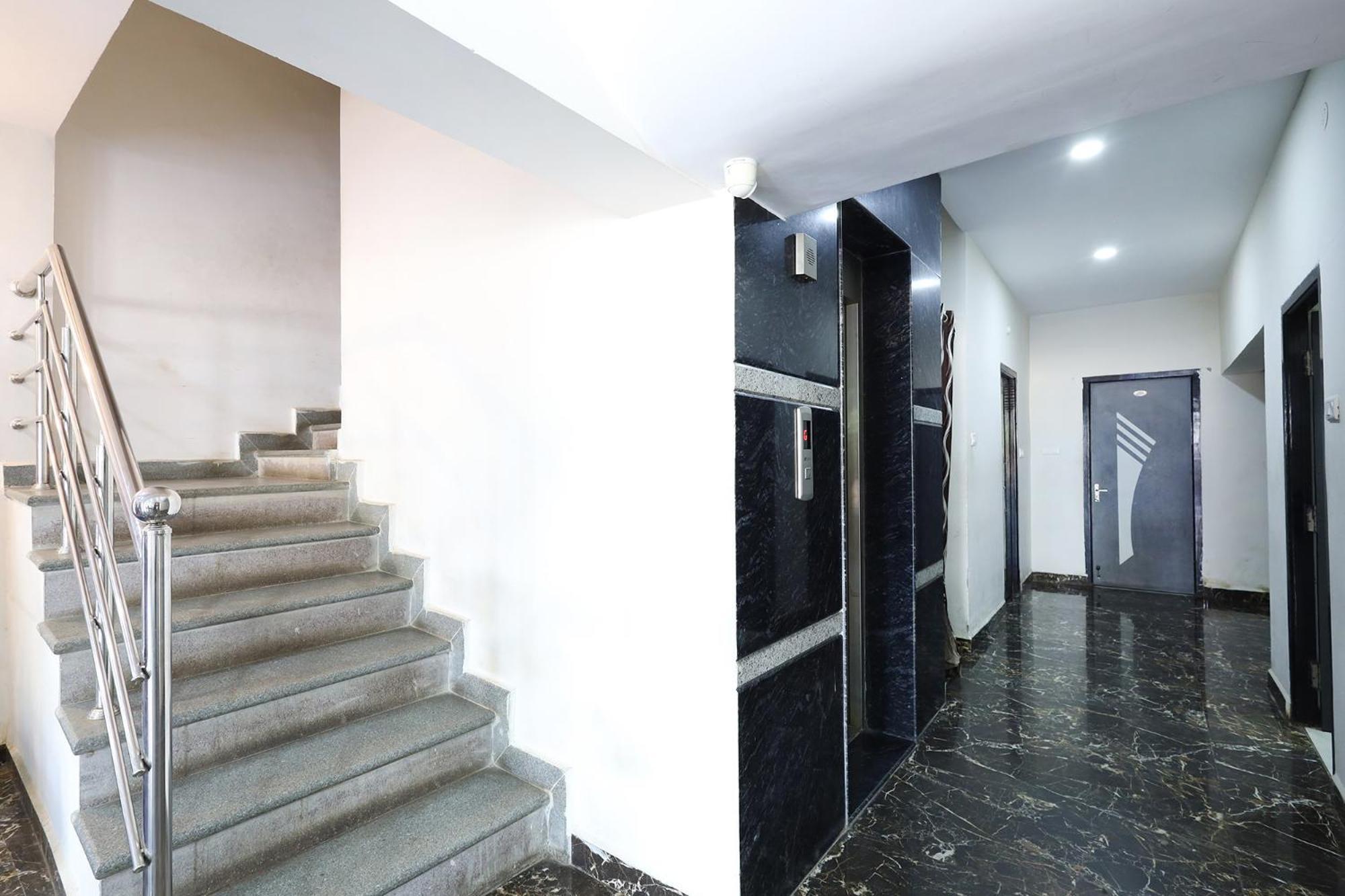 Capital O Lakshmi Residency Tirupati Exterior foto