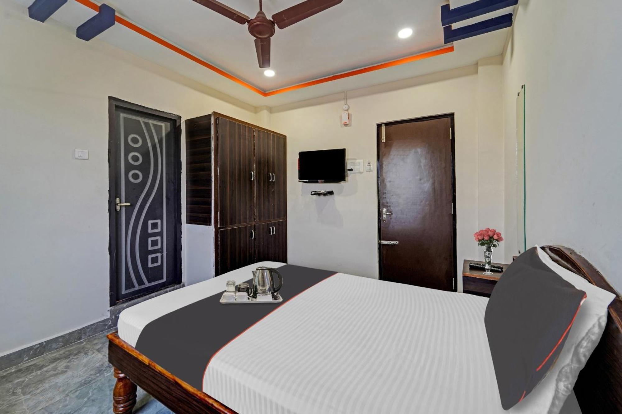 Capital O Lakshmi Residency Tirupati Exterior foto