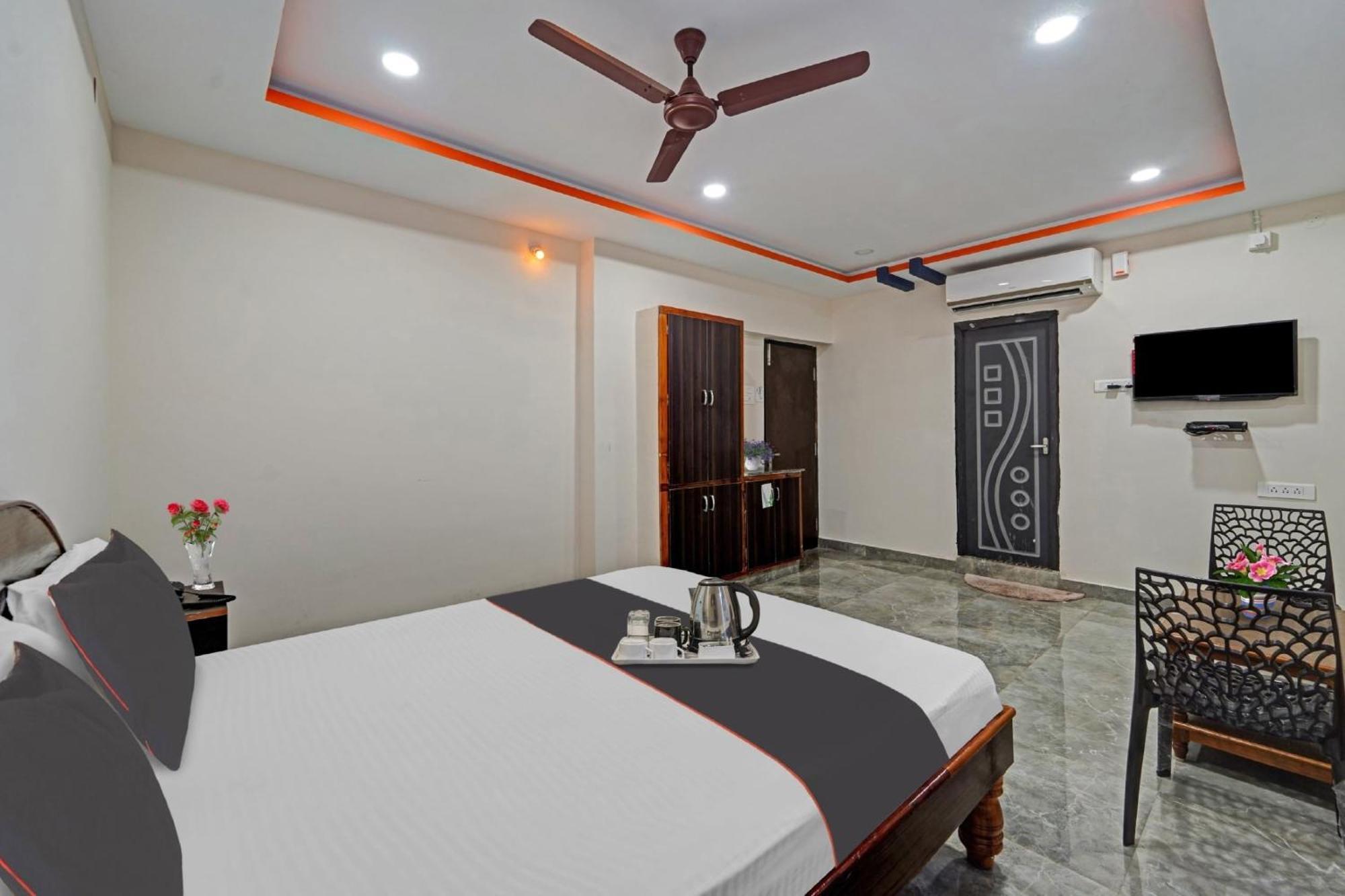 Capital O Lakshmi Residency Tirupati Exterior foto