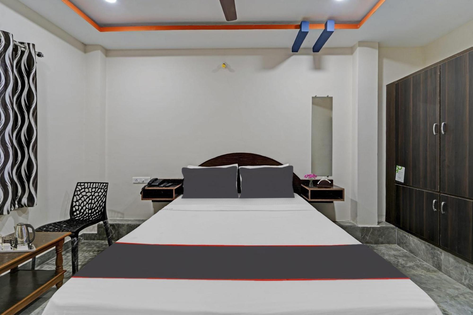 Capital O Lakshmi Residency Tirupati Exterior foto