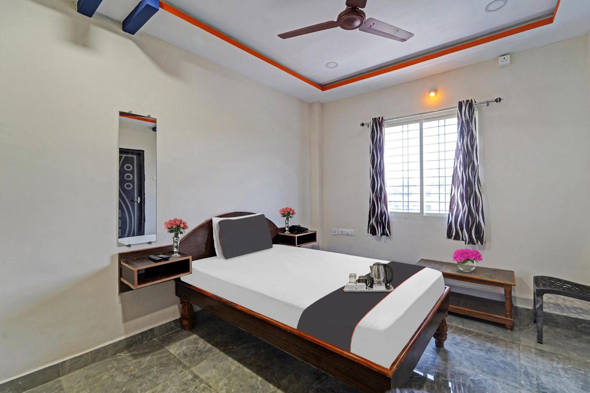 Capital O Lakshmi Residency Tirupati Exterior foto
