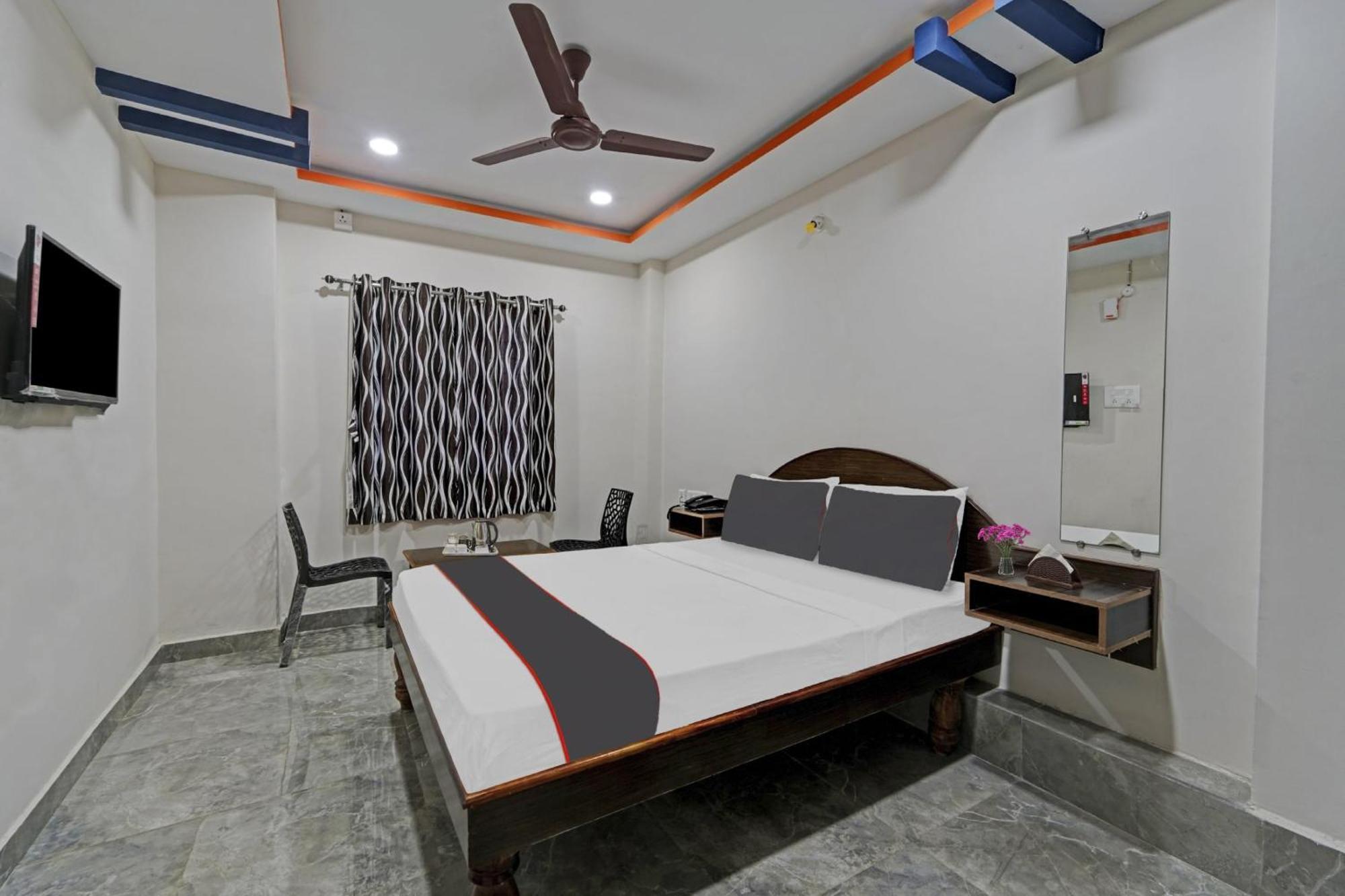 Capital O Lakshmi Residency Tirupati Exterior foto