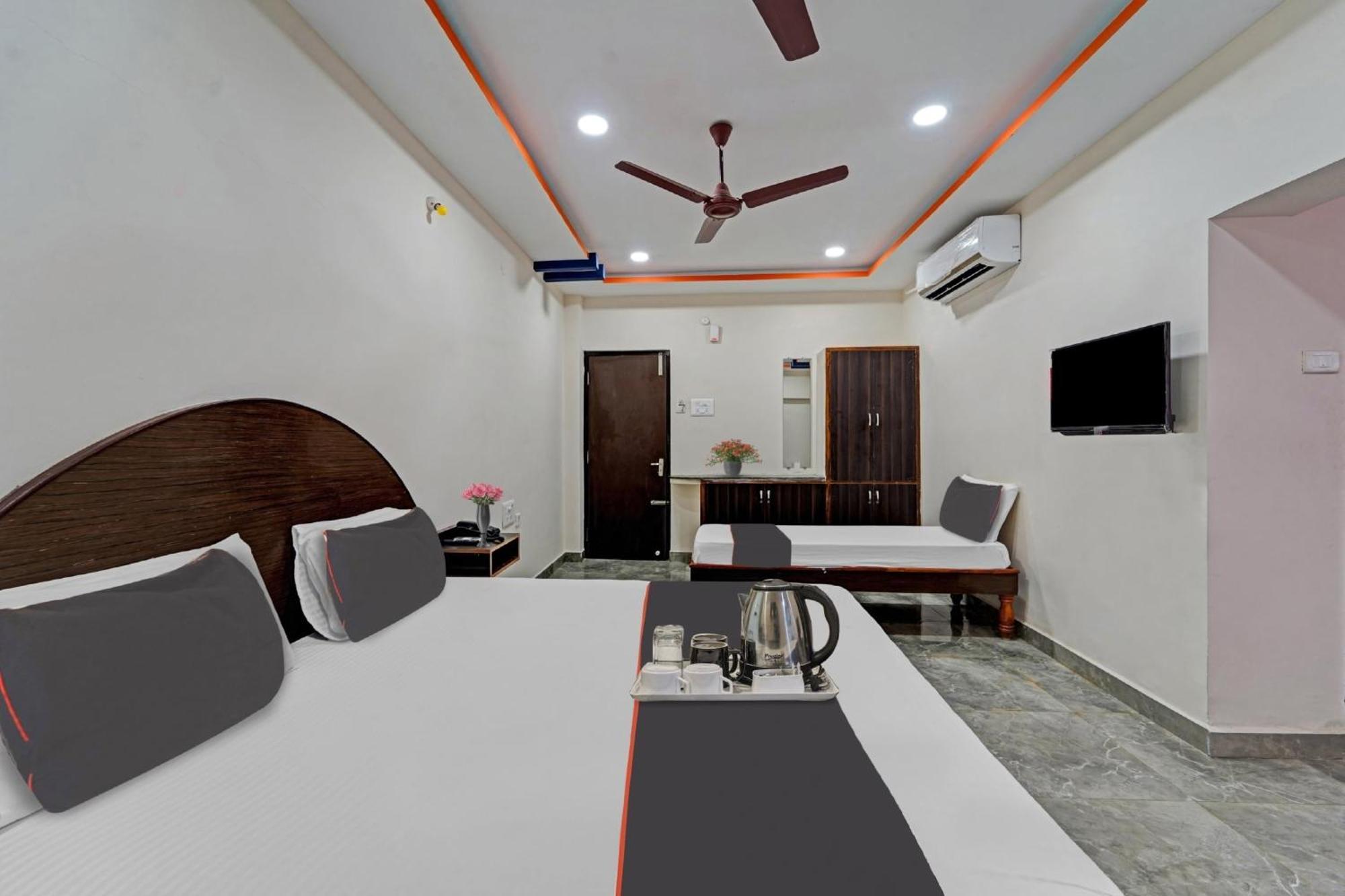Capital O Lakshmi Residency Tirupati Exterior foto