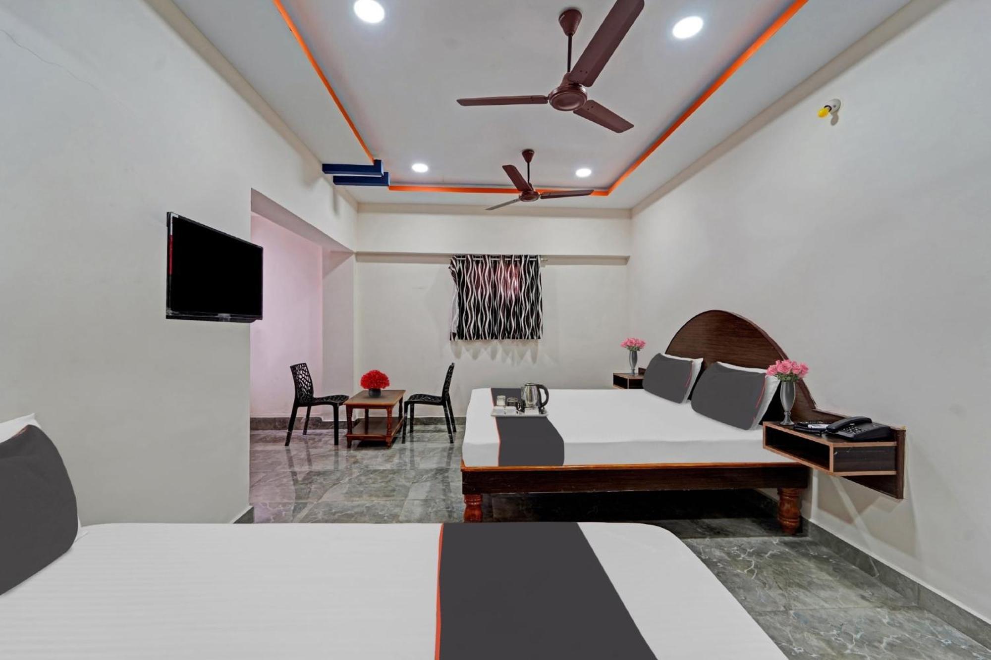 Capital O Lakshmi Residency Tirupati Exterior foto