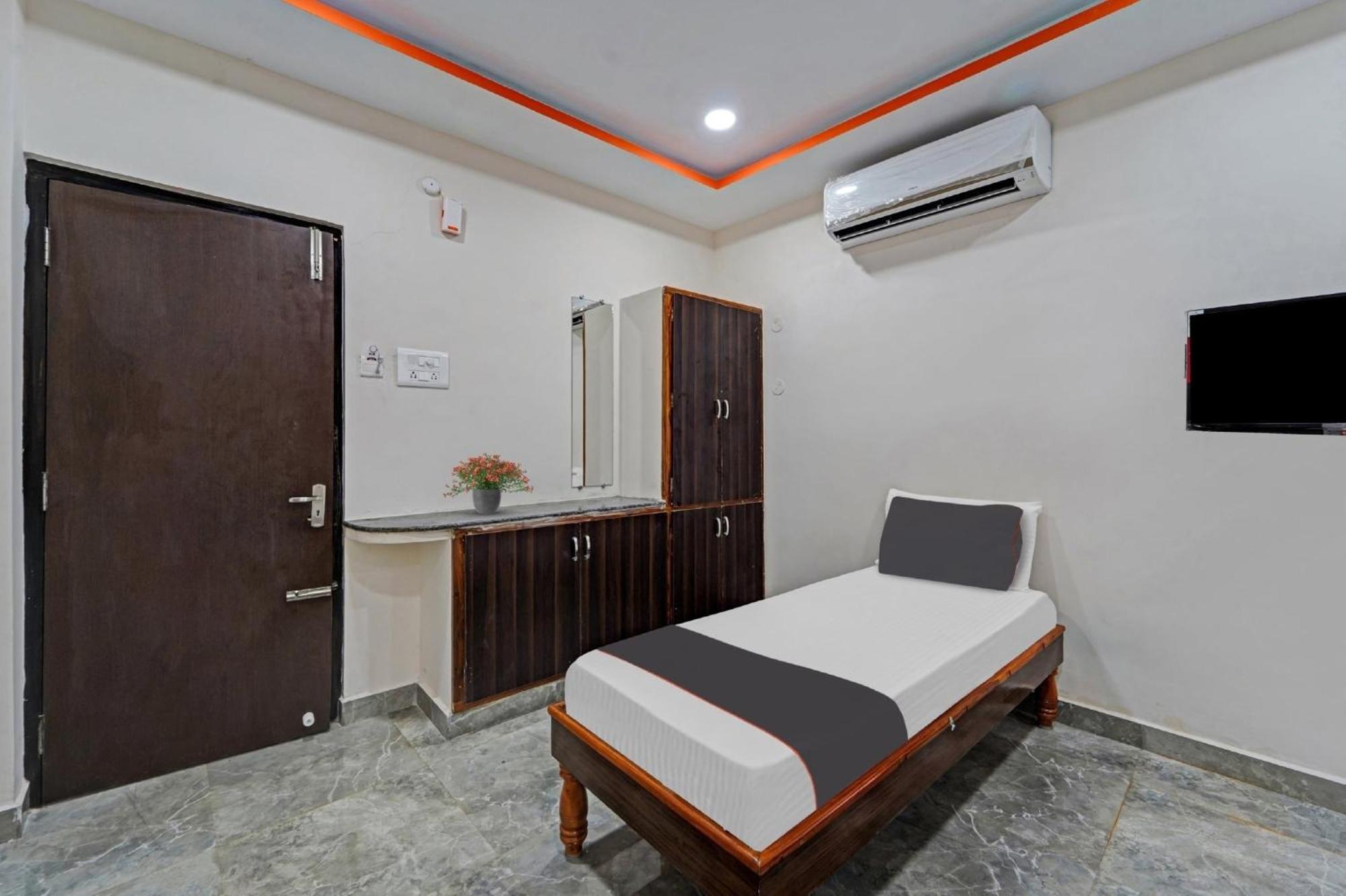 Capital O Lakshmi Residency Tirupati Exterior foto